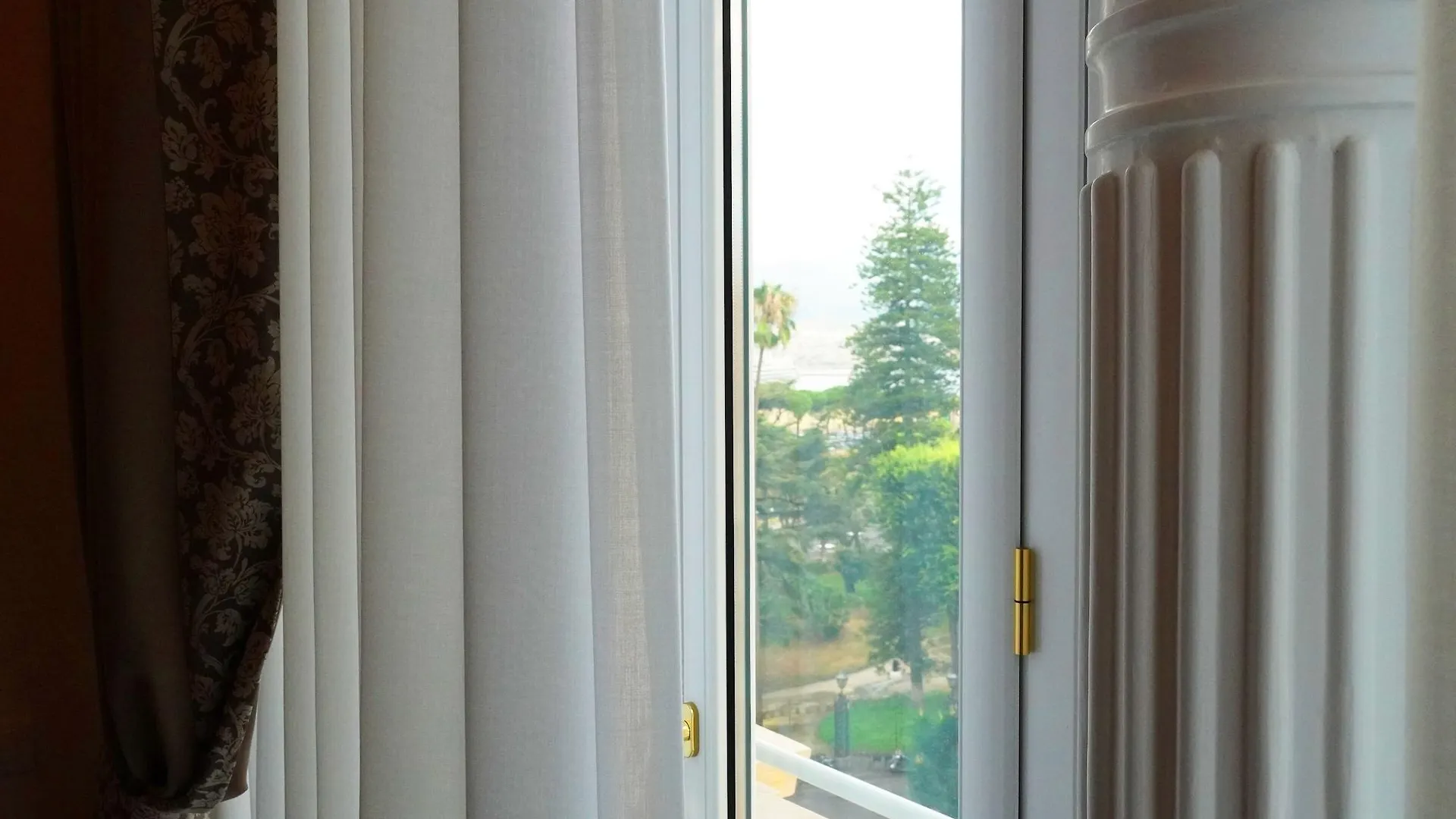 Hotel Art Resort Galleria Umberto Naples